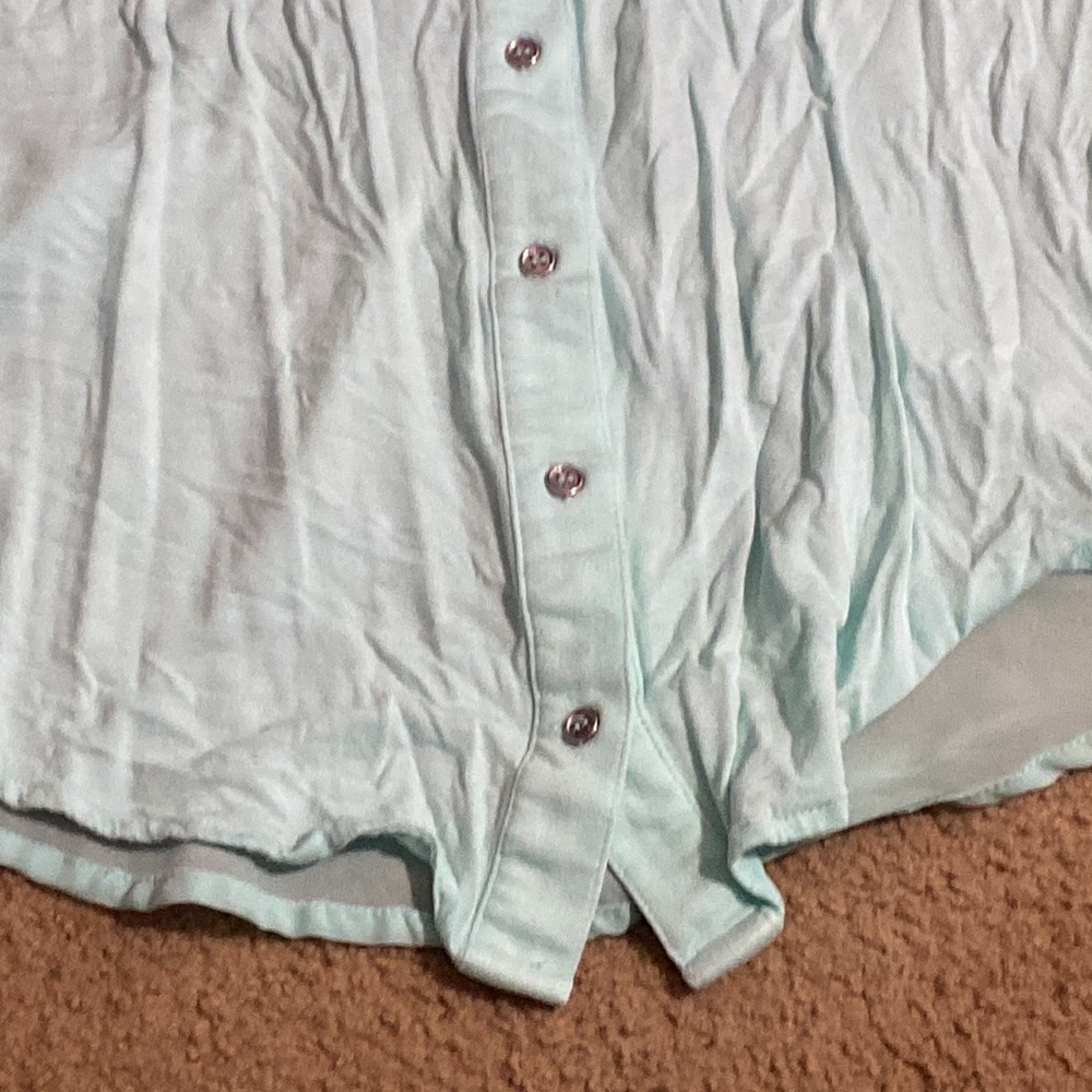 Tank-Top Buttoned Shirt - Picture 7 of 10